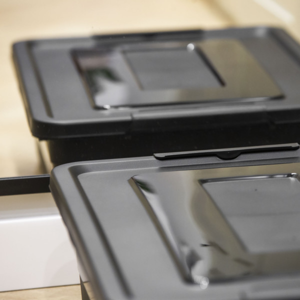 Pojemnik Plastikowy 28 L Pudełko Plastikowe Z Pokrywką Kółka