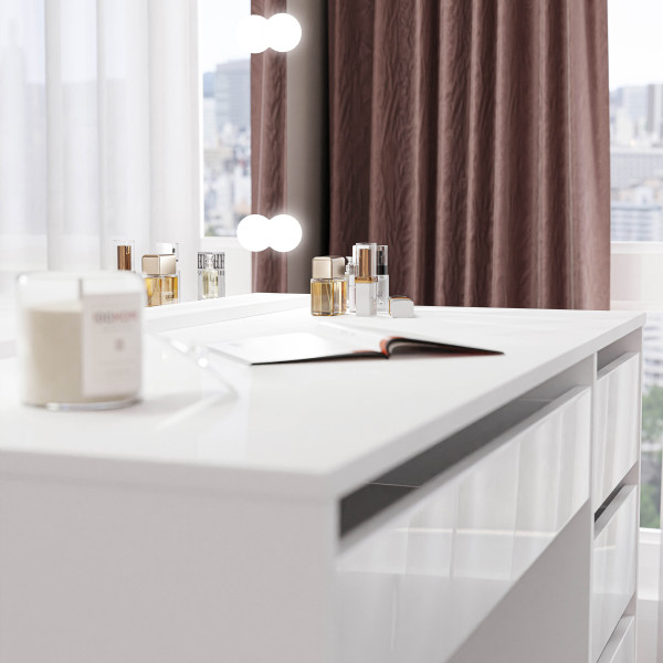 Toaletka z lustrem i szufladami