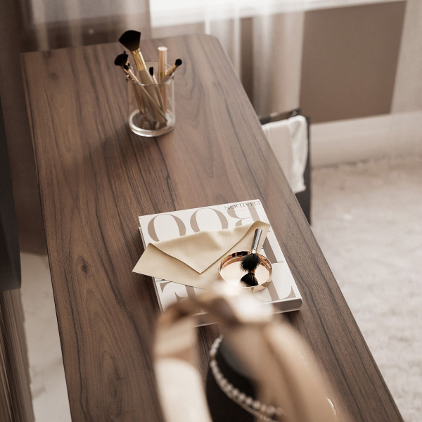 Toaletka NAVANI 130 cm z szufladami w kolorze kaszmirowym/szary kamień