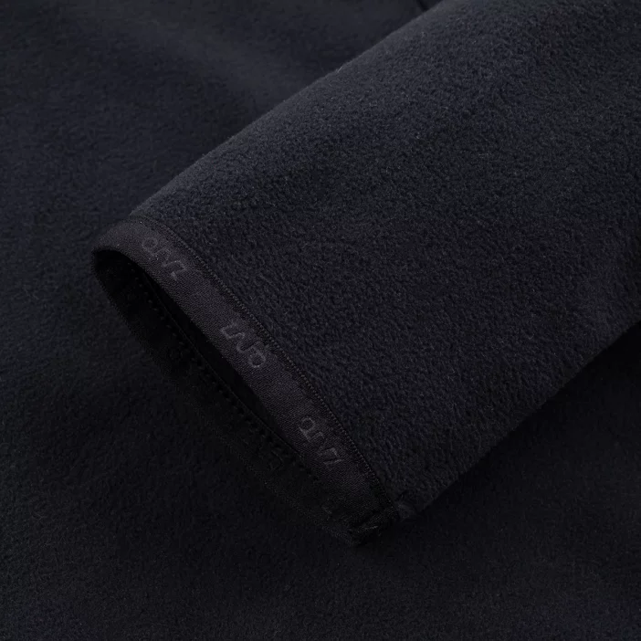 Hrejivý flisový Polartec rolák.