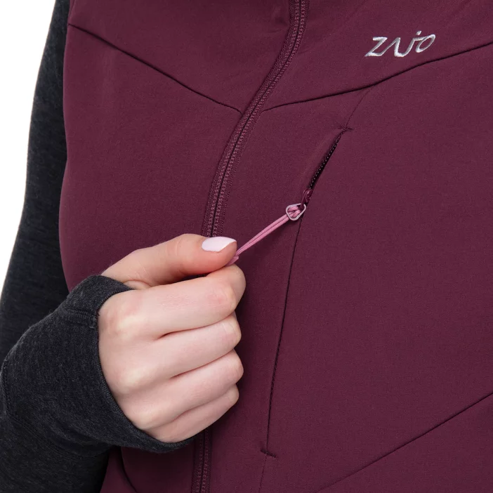 Ľahká a vetruodolná softshellová vesta