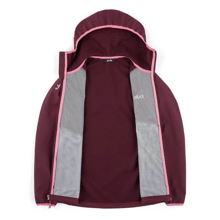 Ľahká a vetruodolná softshellová bunda.