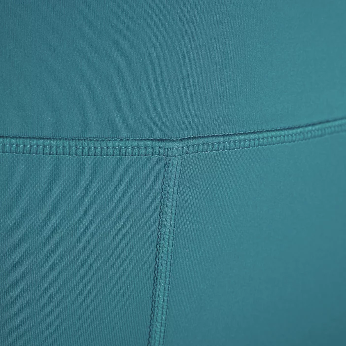 Ľahké dámske legíny so 7/8 dĺžkou pre aktívny pohyb.