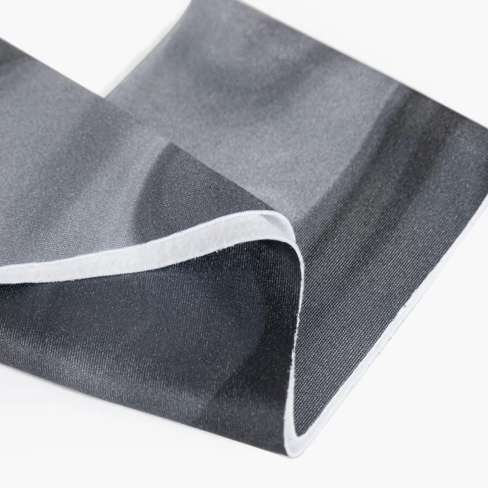 Univerzálna turistická čelenka.