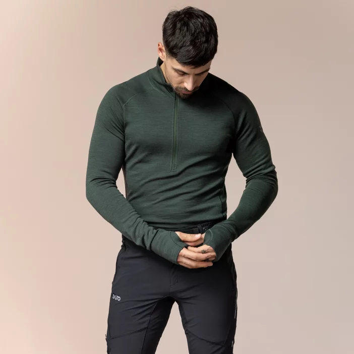 Hrejivý pánsky top z merino vlny