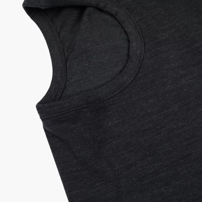 Detská ochranná kukla z jemnej merino vlny.