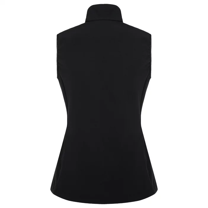 Ľahká a vetruodolná softshellová vesta.