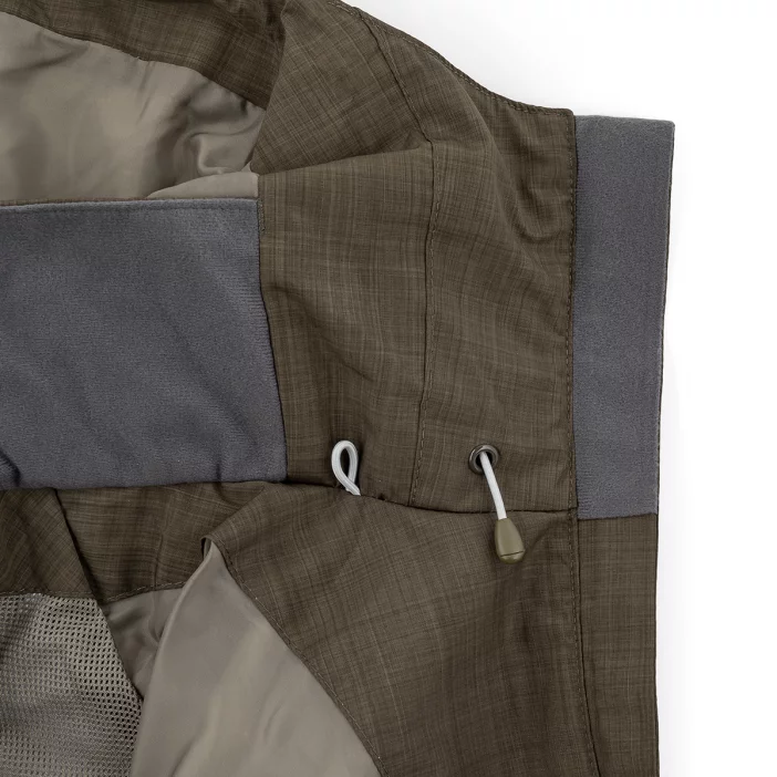 Nepremokavá bunda s priedušnými vlastnosťami.