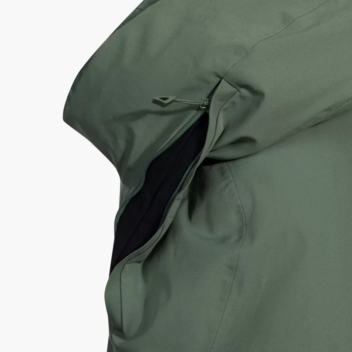 Odolná a nepremokavá lyžiarska bunda.