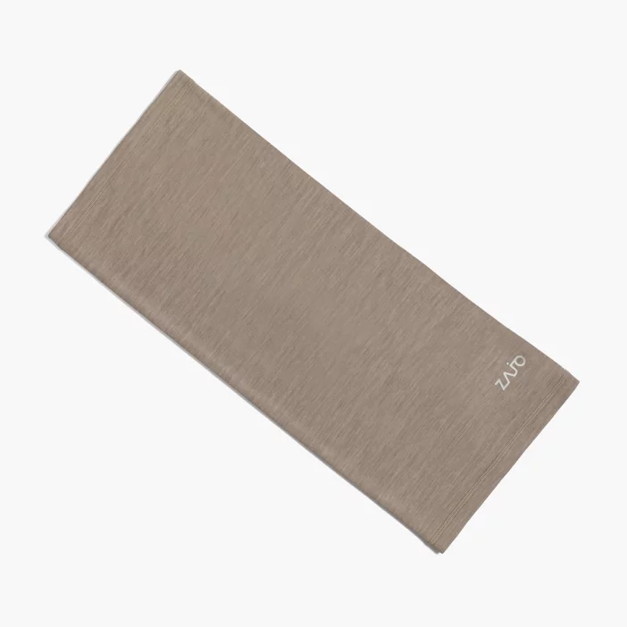 Ľahký náčník z jemnej merino vlny.