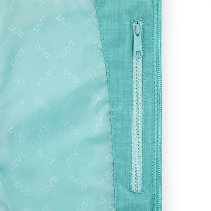 Nepremokavá bunda s priedušnými vlastnosťami