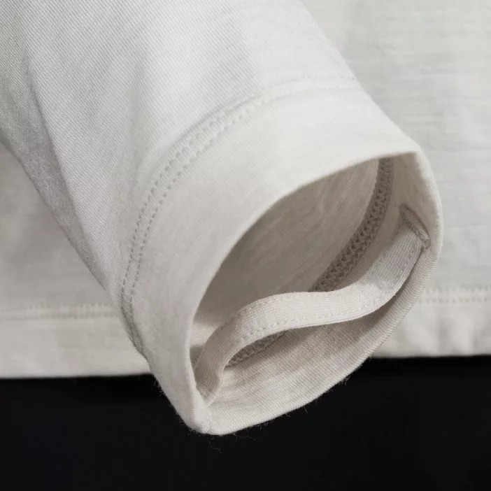 Voľná mikina z merino vlny so slučkami na palce a kapucňou