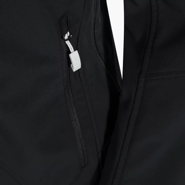 Zateplená a vetruodolná dámska softshellová bunda.