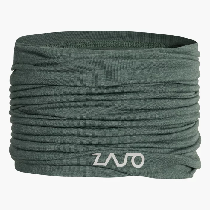 Ľahký náčník z jemnej merino vlny.