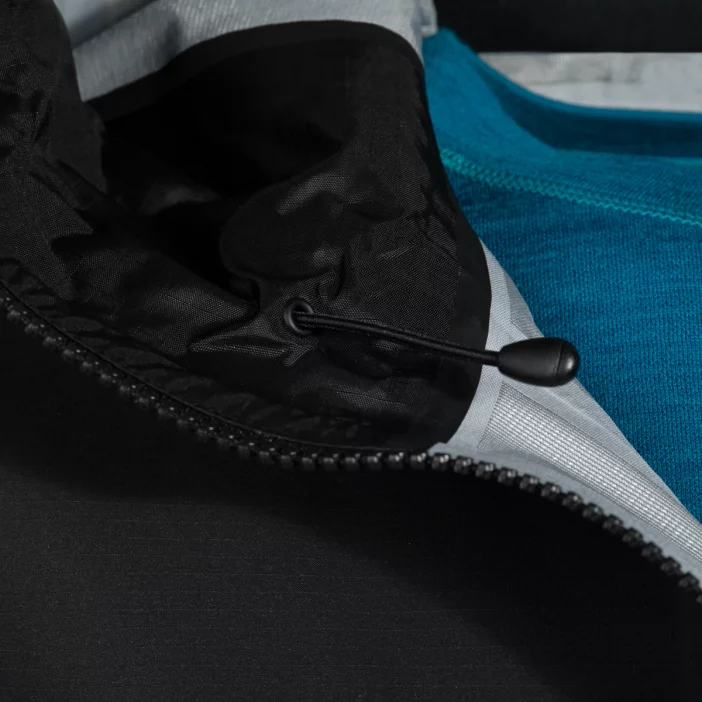 Nepremokavá hardshellová bunda s priedušnou membránou