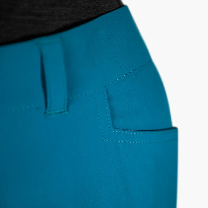 Odolné dámske turistické nohavice.