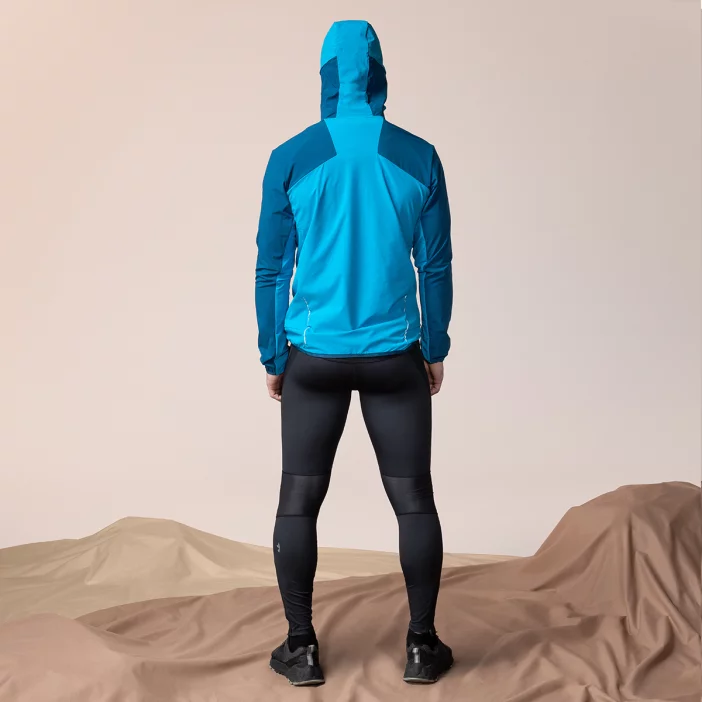 Pánske elastické priliehavé nohavice.