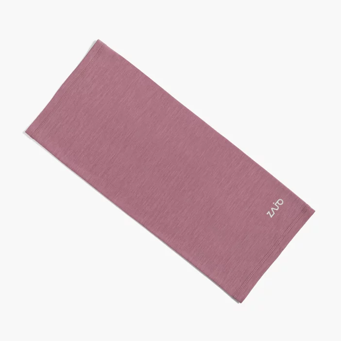 Ľahký náčník z jemnej merino vlny.