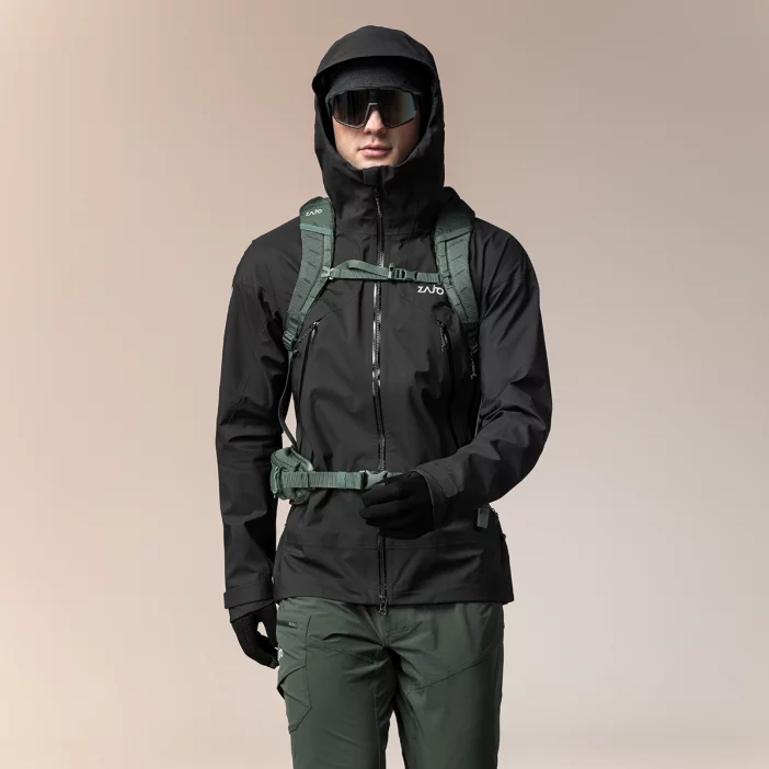 Nepremokavá hardshellová bunda s priedušnou membránou