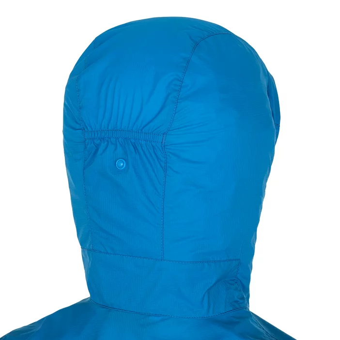 Ultraľahká dámska vetruodolná bunda.