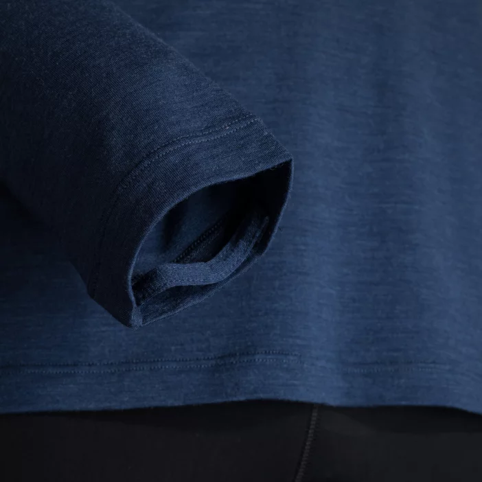 Voľná mikina z merino vlny so slučkami na palce a kapucňou