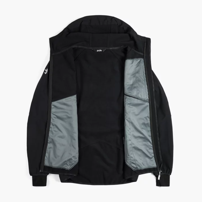 Zateplená a vetruodolná pánska softshellová bunda.