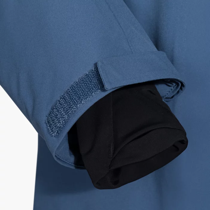 Odolná a nepremokavá lyžiarska bunda.