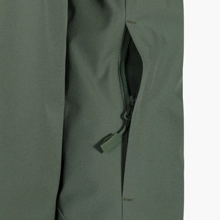 Odolná a nepremokavá lyžiarska bunda.