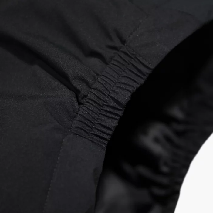 Zateplená a nepremokavá detská parka.