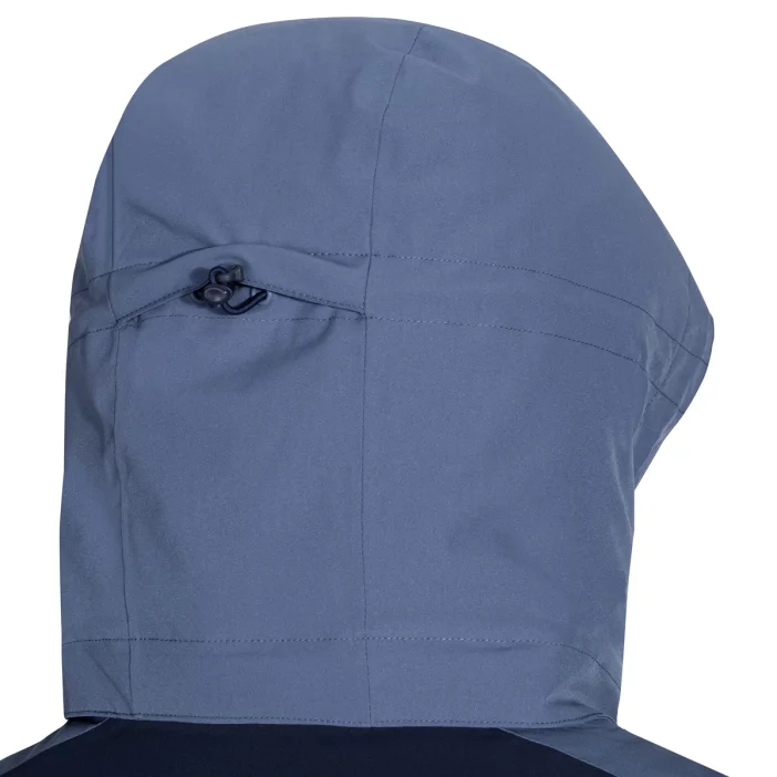 Odolná a nepremokavá lyžiarska bunda.