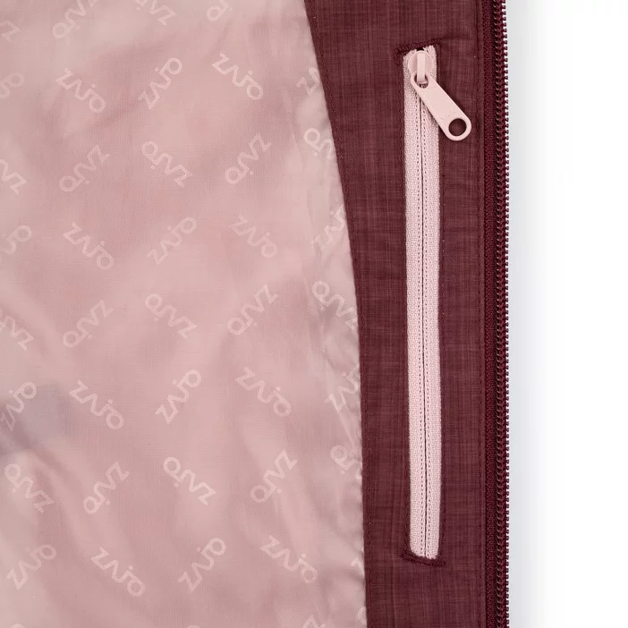 Nepremokavá bunda s priedušnými vlastnosťami