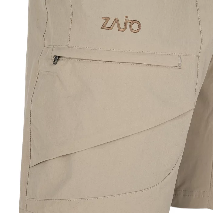 Odolné turistické šortky.