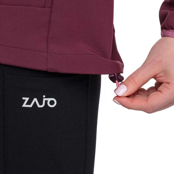 Ľahká a vetruodolná softshellová bunda.