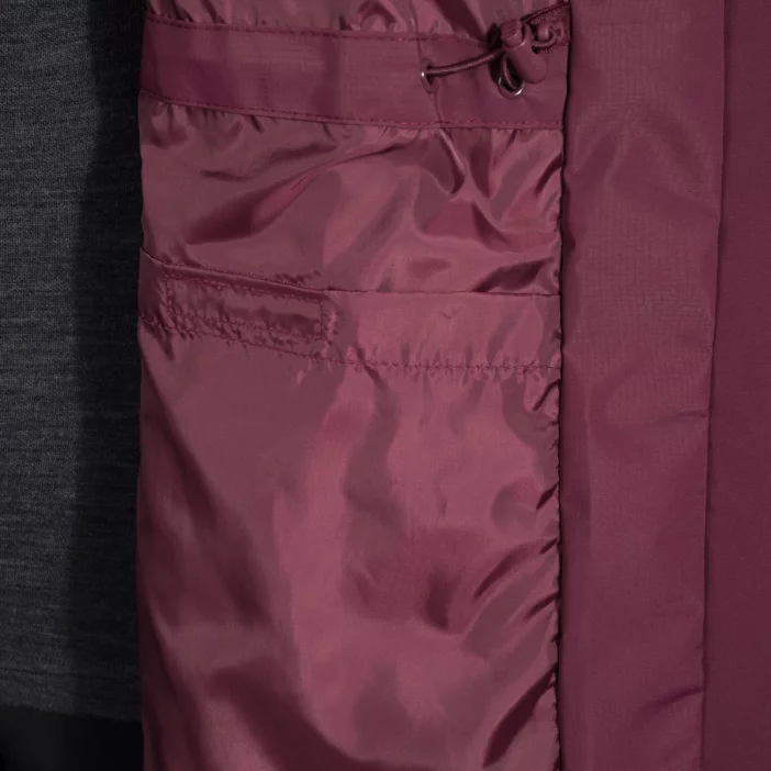 Ľahký a nepremokavý dámsky plášť.