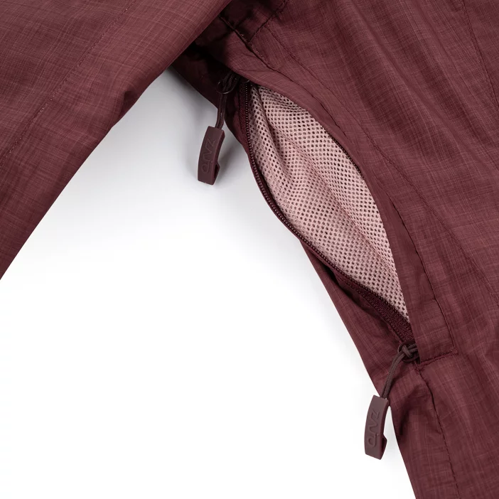 Nepremokavá bunda s priedušnými vlastnosťami