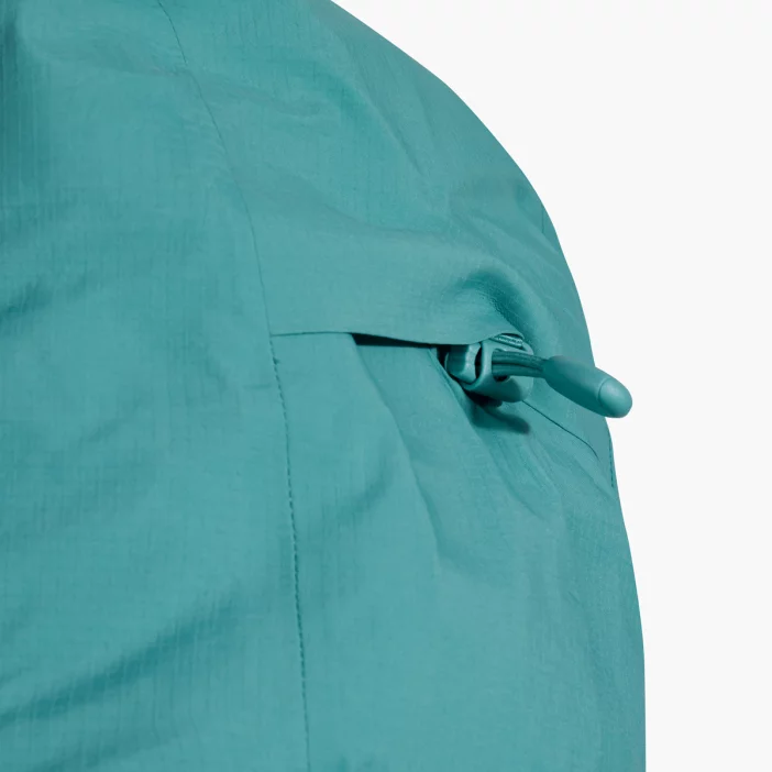 Nepremokavá hardshellová bunda s priedušnou membránou.