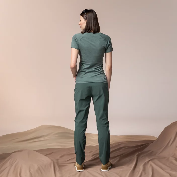 Odolné dámske turistické nohavice.