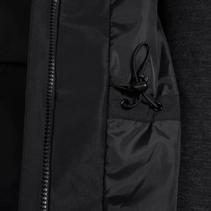 Ľahký a nepremokavý dámsky plášť.