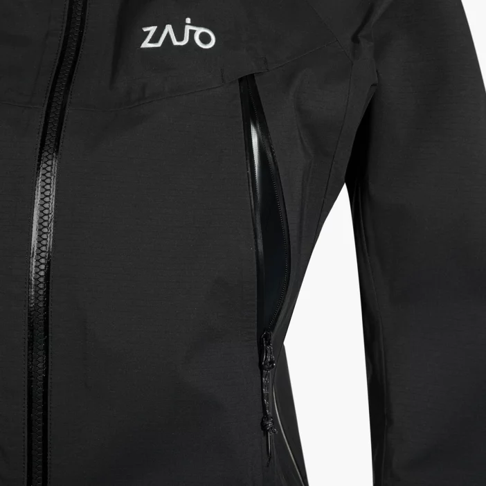 Nepremokavá hardshellová bunda s priedušnou membránou.