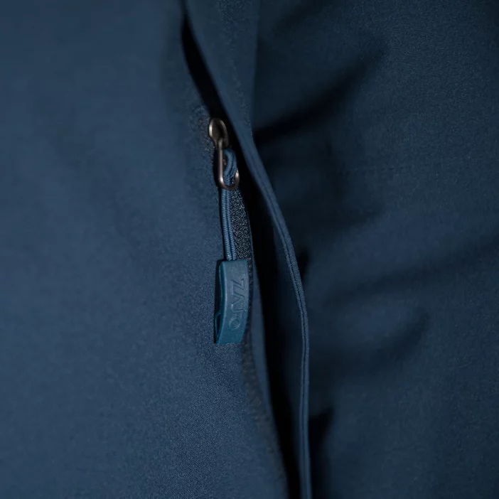 Zateplená a nepremokavá dámska parka.