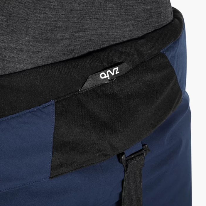 Odolné a nepremokavé lyžiarske nohavice.