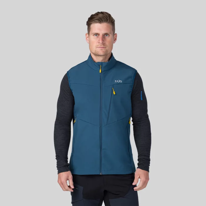 Ľahká a vetruodolná softshellová vesta.