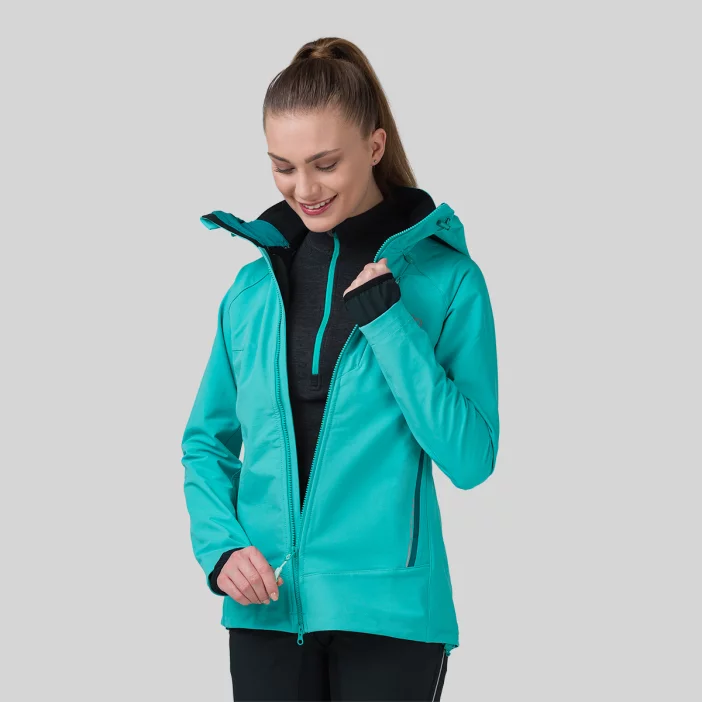 Vetruodolná a priedušná softshellová bunda