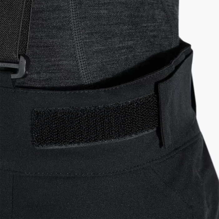 Odolné a nepremokavé lyžiarske nohavice.