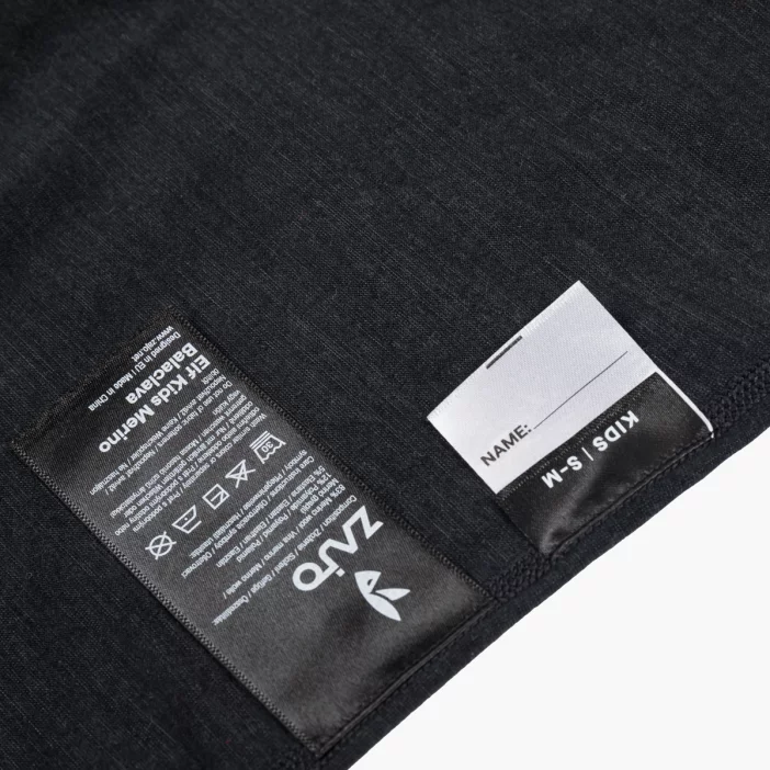 Detská ochranná kukla z jemnej merino vlny.