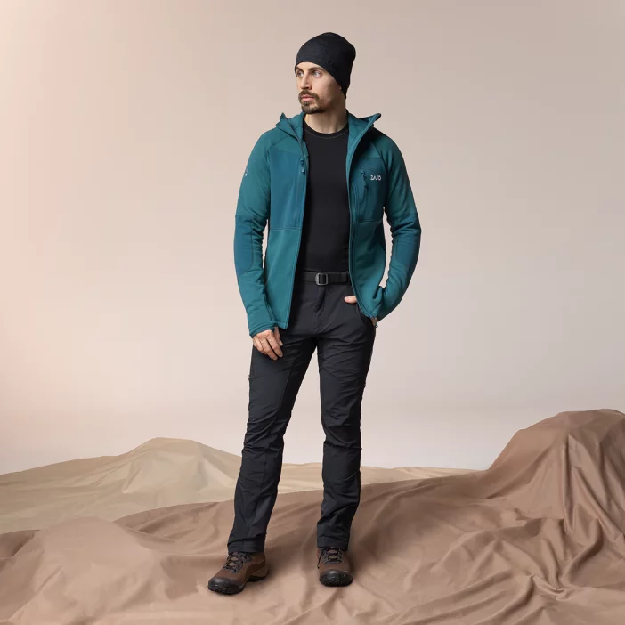 Odolná. strečová a hrejivá flisová Polartec bunda