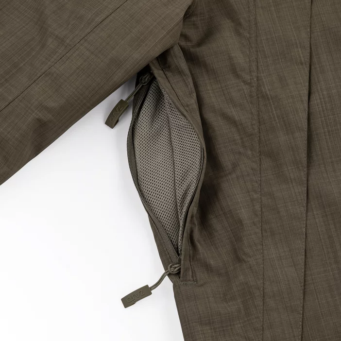 Nepremokavá bunda s priedušnými vlastnosťami.