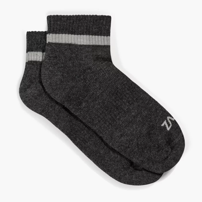 Stredne hrubé chladivé ponožky na turistiku aj každodenné nosenie.