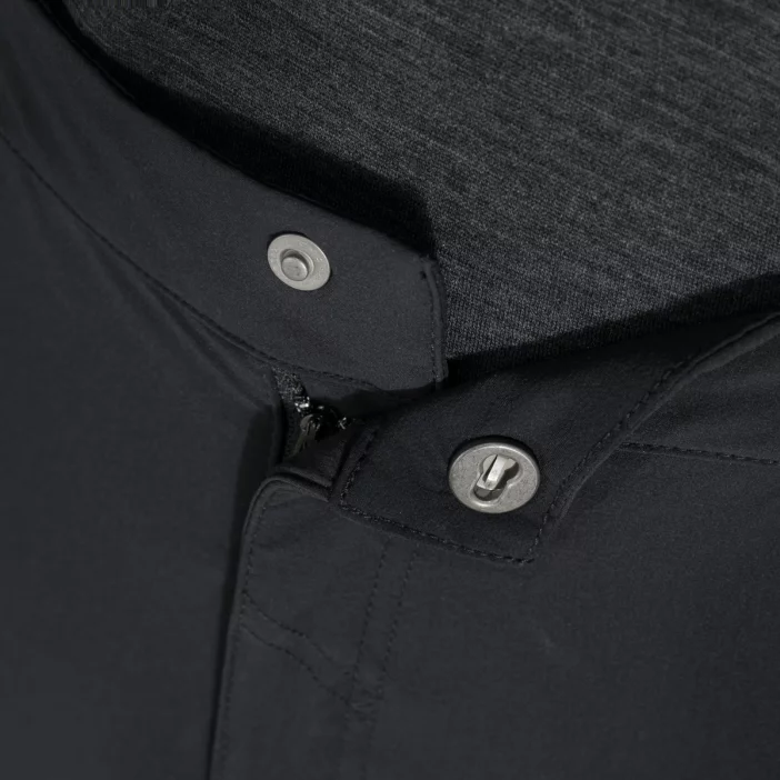 Odolné softshellové turistické nohavice.