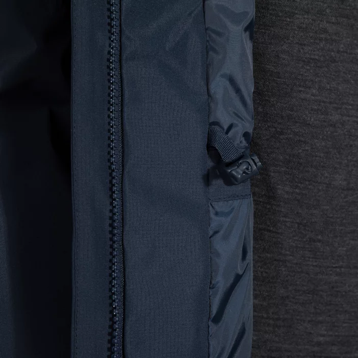 Ľahký a nepremokavý dámsky plášť.